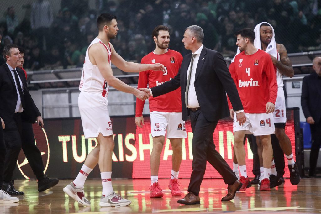 EVROLIGA Debakl u grčkom „večitom derbiju“! Navijači u Atini razočarani nastupom svojih miljenika (VIDEO)