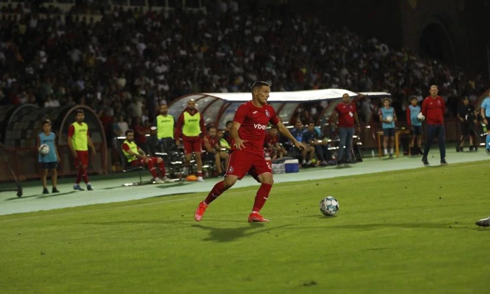 PRVO ISTORIJSKI USPEH SA PJUNIKOM, PA ODLAZAK Iskusni krilni napadač je slobodan igrač, spreman čeka nove izazove