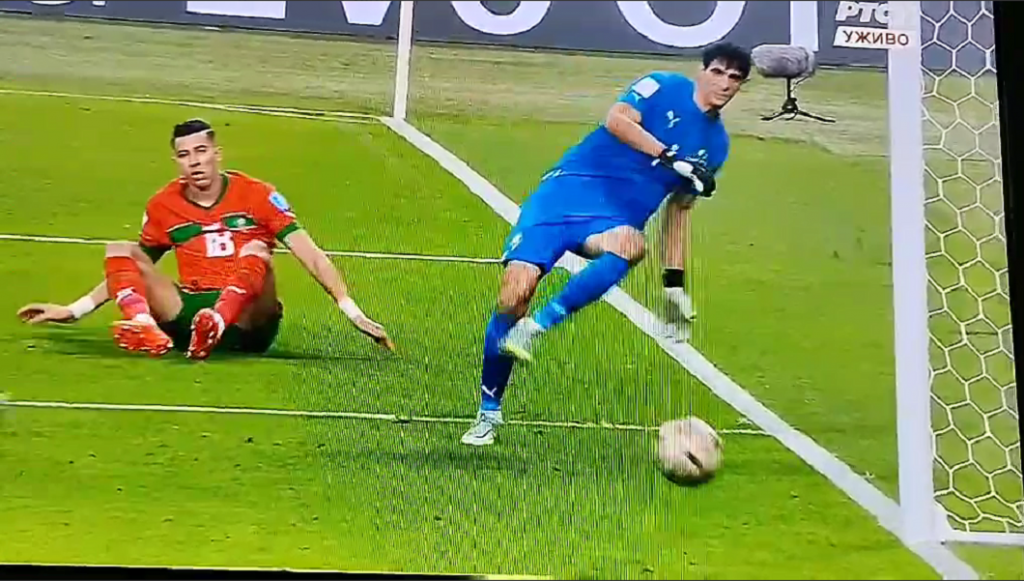 TO BI BIO SPEKTAKL Najbolji golman Mundijala umalo nije zatresao svoju mrežu, Konsilji bi bio na „aparatima“ (VIDEO)