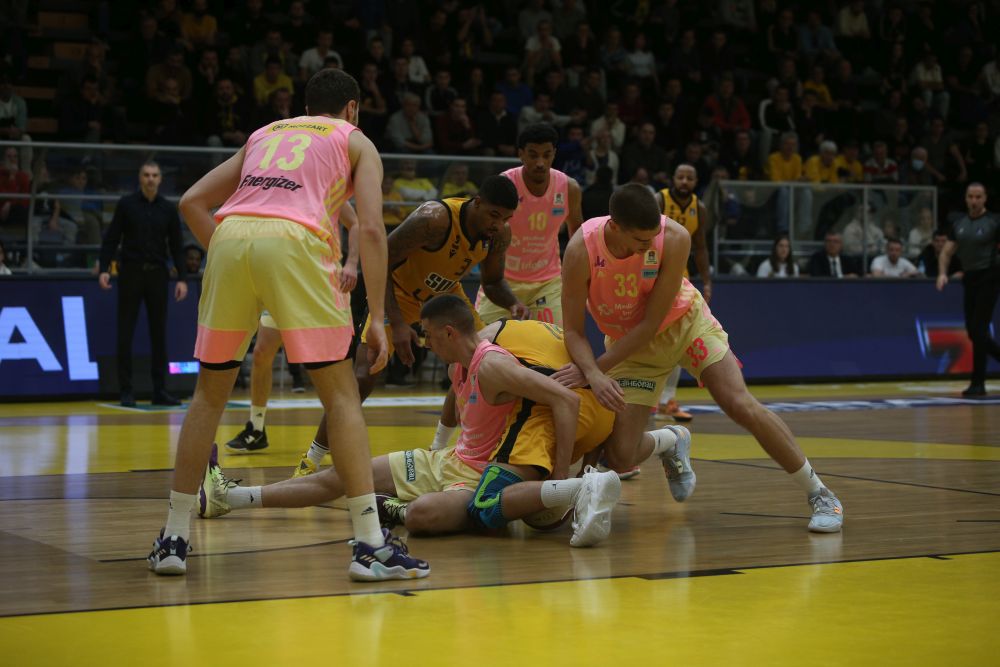 UZBUDLJIVO U „GRIPAMA“ Mega propustila priliku protiv trostrukog prvaka Evrope! Jedna stvar je koštala uspeha