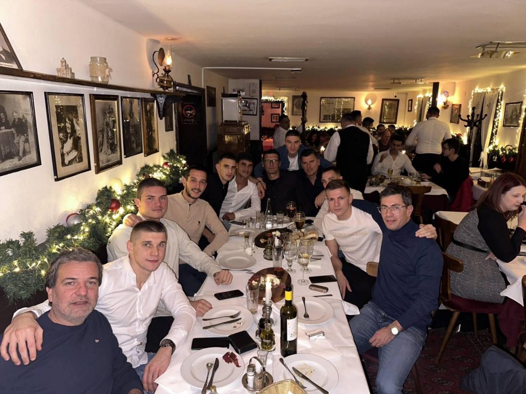 Deo generacije „2000“ Čukaričkog iznenadio bivše trenere