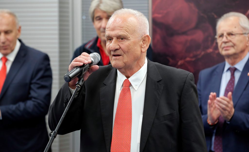 Oglasio se sin Ljupka Petrovića o stanju svog oca