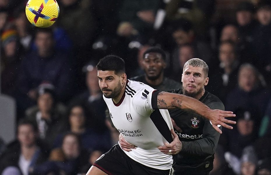 LOŠE VESTI ZA FULAM Mitrovića muči povreda: Teško je, radio je po posebnom programu…