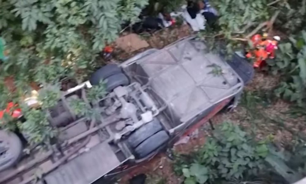 POSLE ŠAPEKOENSEA, NOVA TRAGEDIJA U BRAZILU Autobus sa fudbalerima pao sa mosta, ima poginulih (VIDEO)