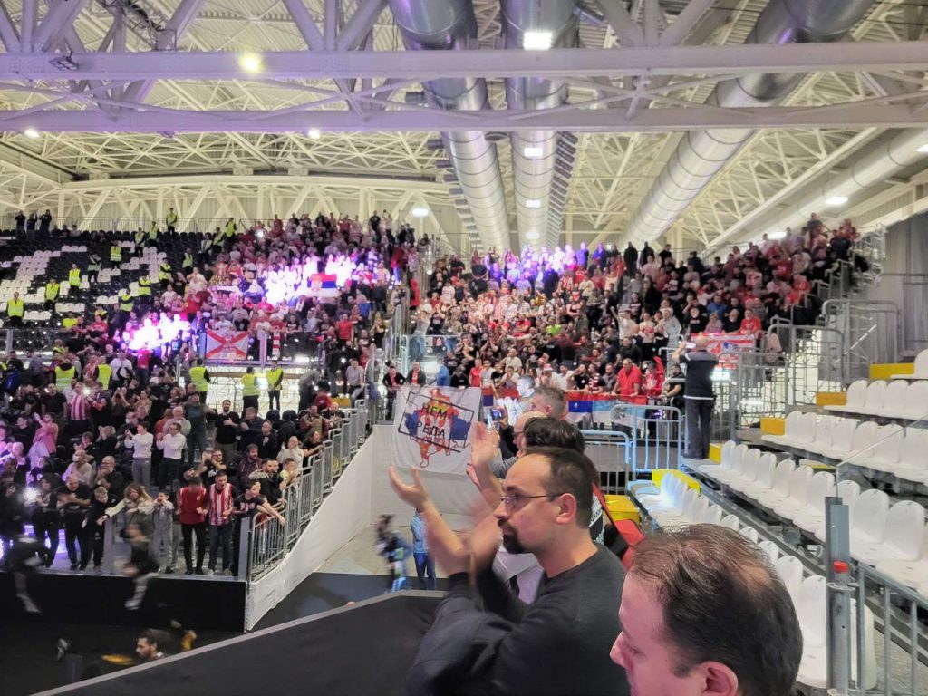 ZVEZDA ĆE IMATI VELIKU PODRŠKU U ITALIJI: Pogledajte kop „delija“ u Bolonji (VIDEO)