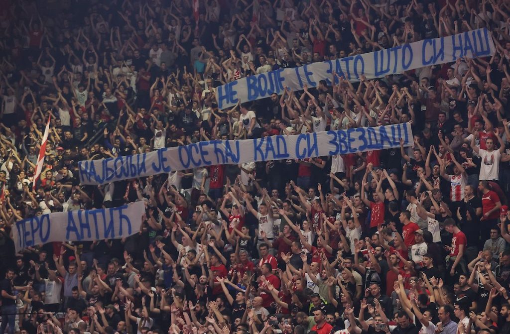 NIJE MU PROMAKLO Pero Antić se oglasio povodom transparenta „delija“! Bila je dovoljna samo jedna reč da pokaže šta oseća