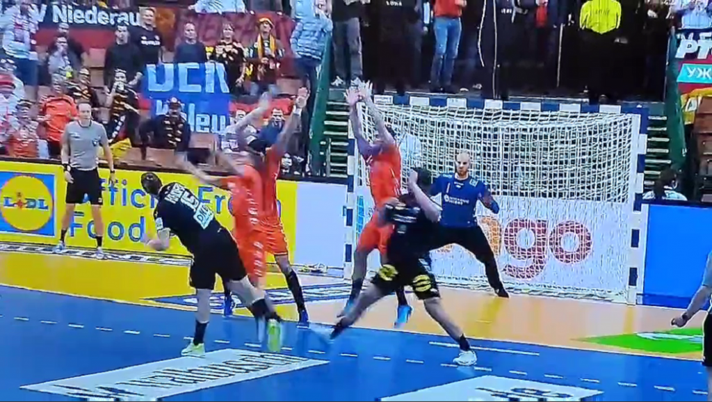 SVE ZVEZDE JE PREBROJAO! Nemac loptom patosirao Holanđanina, bokserski rečnikom to je bio direkt! (VIDEO)