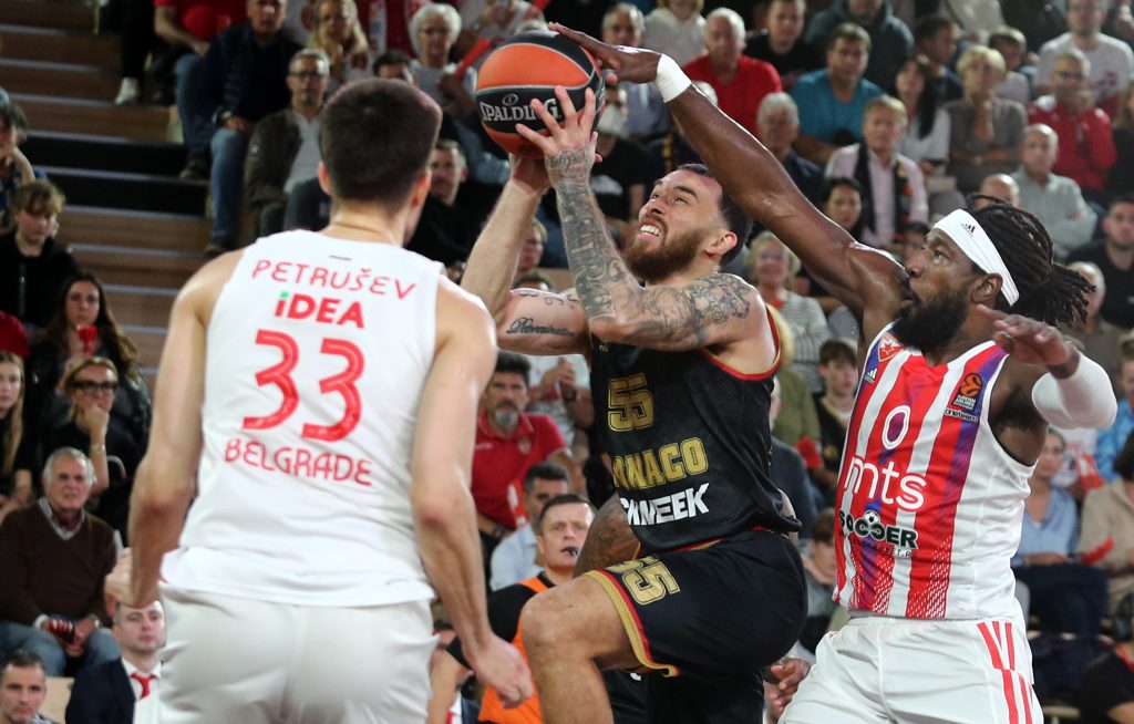 ZVEZDIN „DŽELAT“ Džejms protiv crveno-belih beleži rekorde karijere! Kako će da bude večeras?