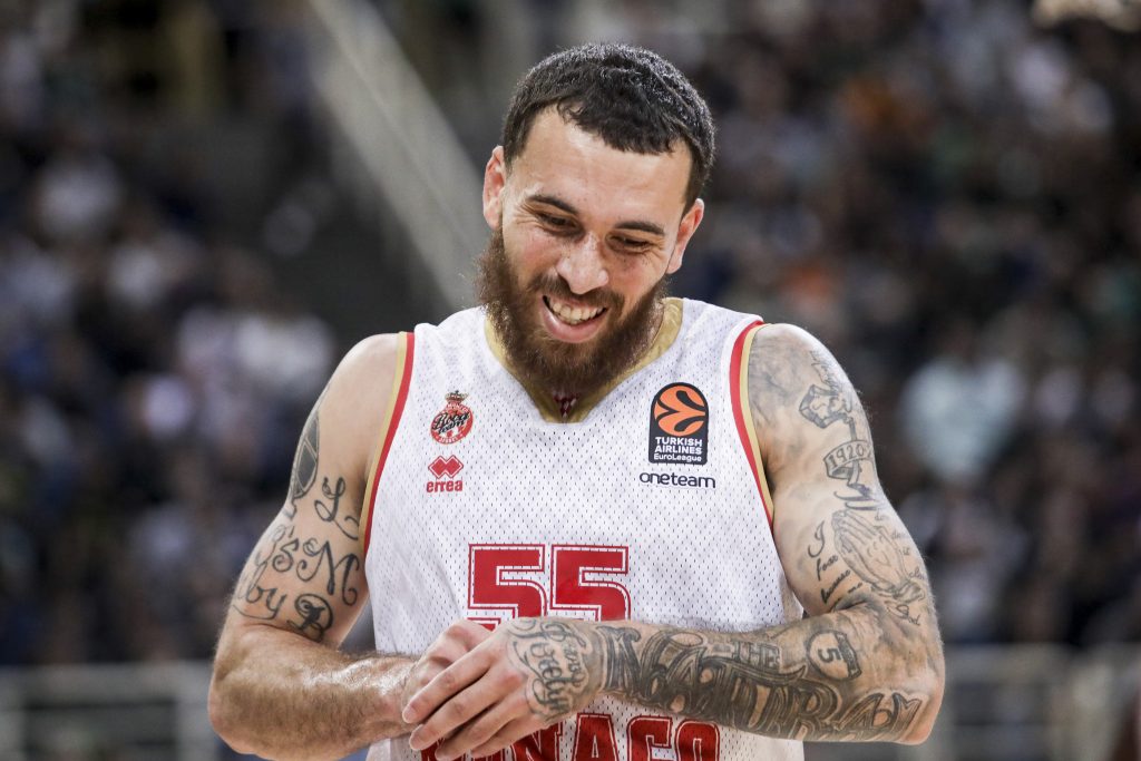 PRST U OKO ZVEZDI Monako uskoro stiže u Beograd… Džejmsu smešna situacija sa Kampacom!