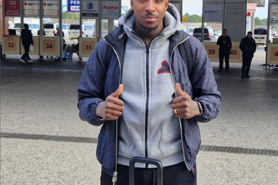 SLEDI POTPIS Donald u duksu „delija“ sleteo u Antaliju (FOTO)