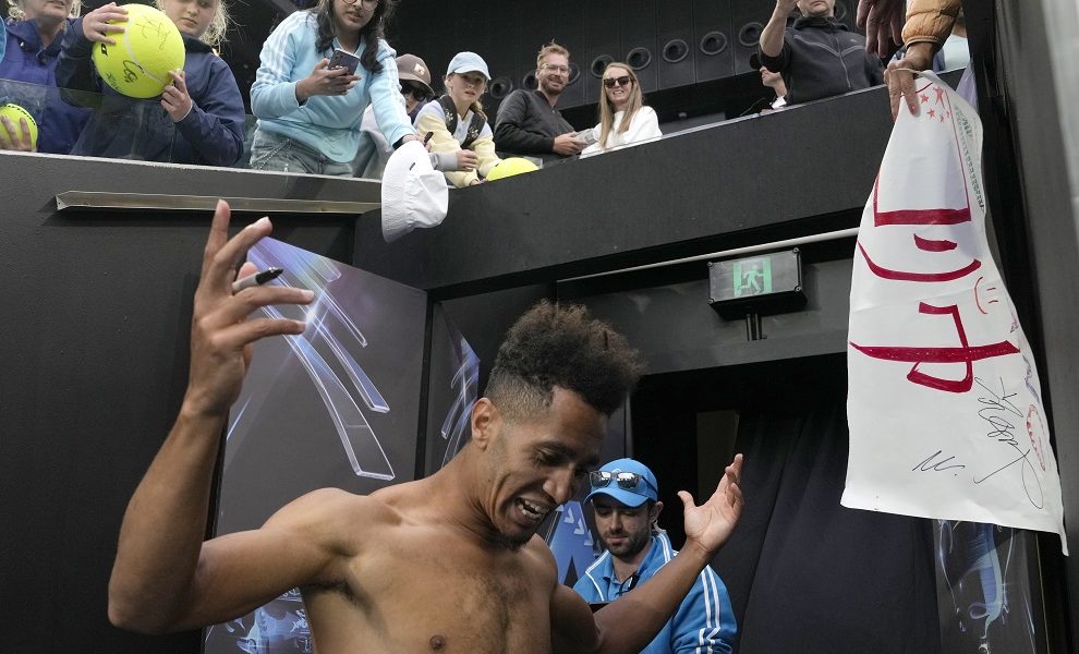 NOVI ŠOK U MELBURNU Još jedan veliki favorit iz Novakovog dela žreba ide kući! Ni Đere se nije proslavio!