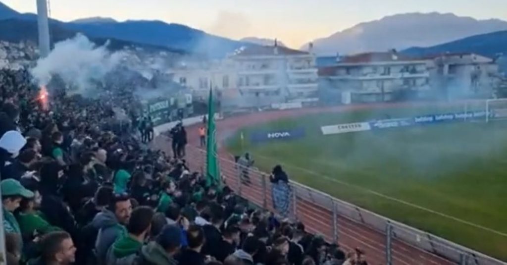 HAOS U GRČKOJ Policija bacila suzavac na tribine, navijači upali na teren, prekid trajao 40 minuta (FOTO+VIDEO)