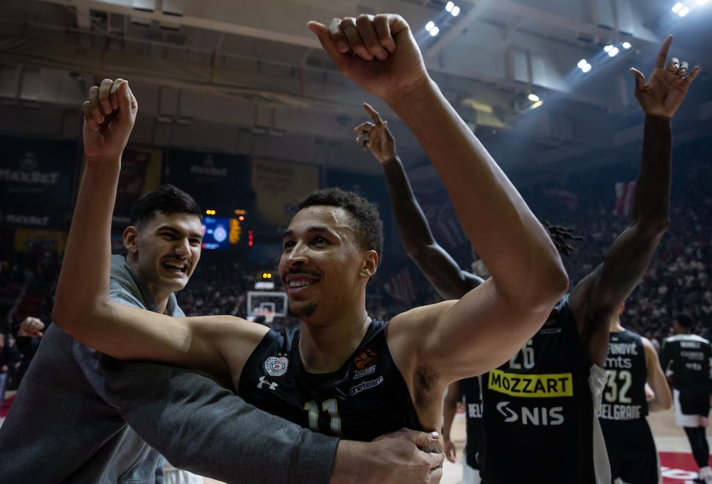 IZNOVA SE ODUŠEVLJAVA Eksum impresioniran atmosferom, pa pričao o slavlju sa „grobarima“: To je velika stvar za nas…