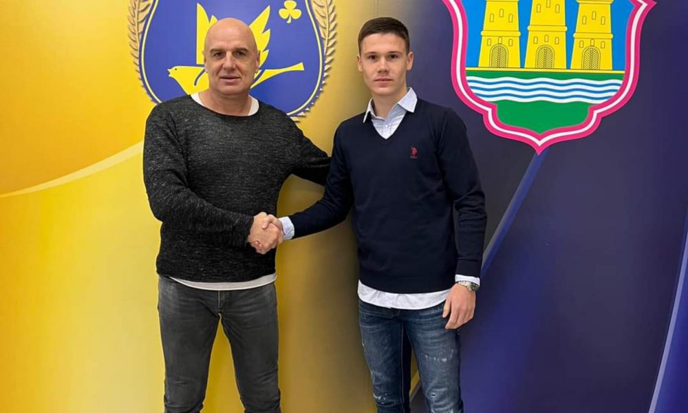 „Kanarinci“ angažovali mladog štopera, sina čuvenog fudbalskog sudije