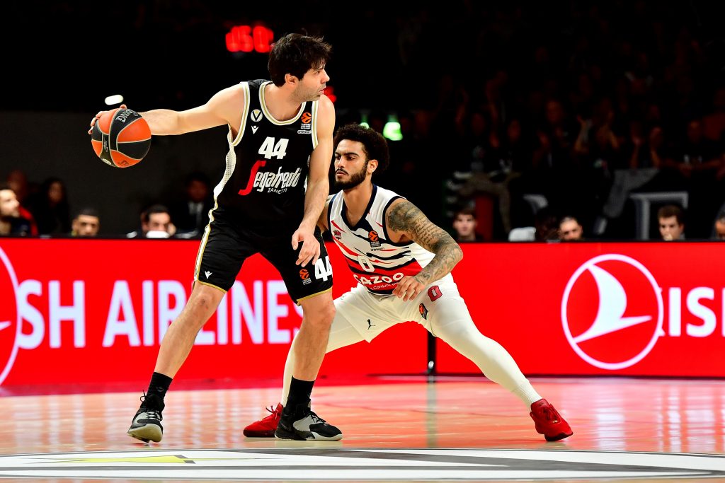 MAĐIONIČAR RADI SVOJ POSAO Teodosić sa još jednom neviđenom asistencijom! Protivnici nisu znali gde su (VIDEO)