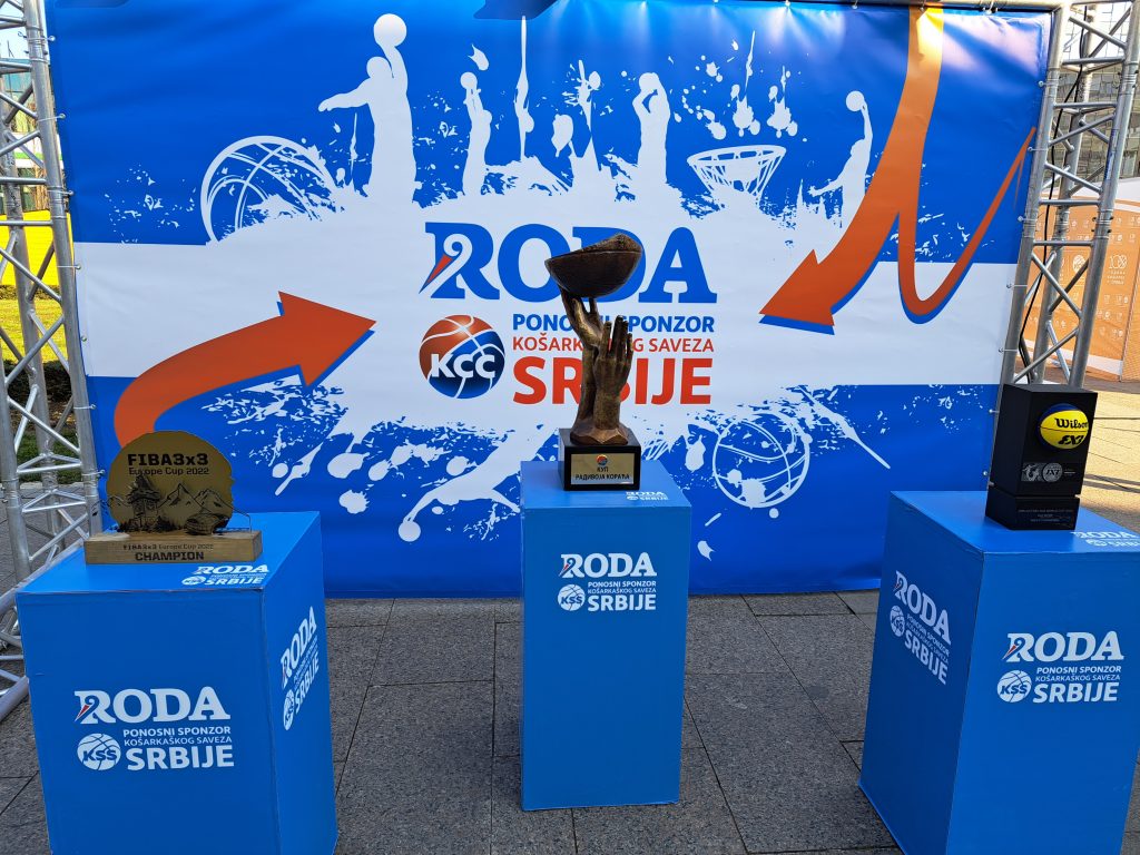 KUP RADIVOJ KORAĆ Košarkaška groznica u Nišu! „Muzej“ u centru grada – ovako je sve počelo (FOTO+VIDEO)