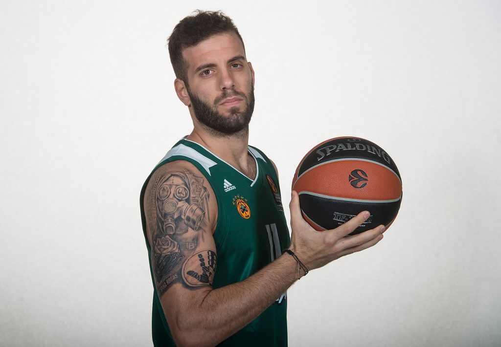 HIT PRIČA IZ ATINE Dobio ponudu da se kandiduje za gradonačelnika, a sada se pridružio kolegama sa invaliditetom! Igrač PAO-a ne prestaje da privlači pažnju