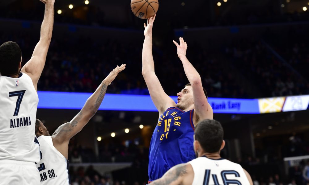 DERBI ZAPADA Memfis bolji od Denvera, Jokić zaradio žestoke ogrebotine! Krvavi tragovi! (VIDEO)