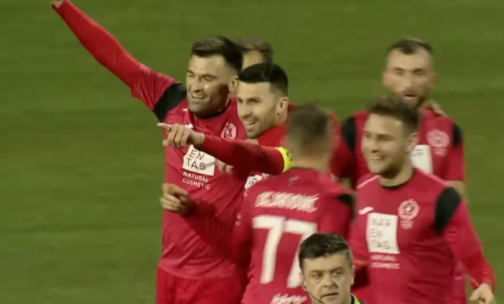 Autobus sa fudbalerima Veleža učestvovao u saobraćajnoj nesreći, ima i povređenih