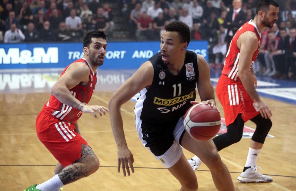 POLUVREME Partizan uverljivo počeo, Zvezda se oporavlja od šoka!