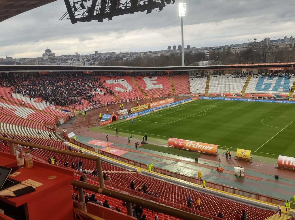 VREME KVARI SPEKTAKL Sneg pred utakmicu pokolebao navijače, najhrabriji i najverniji su tu (VIDEO)