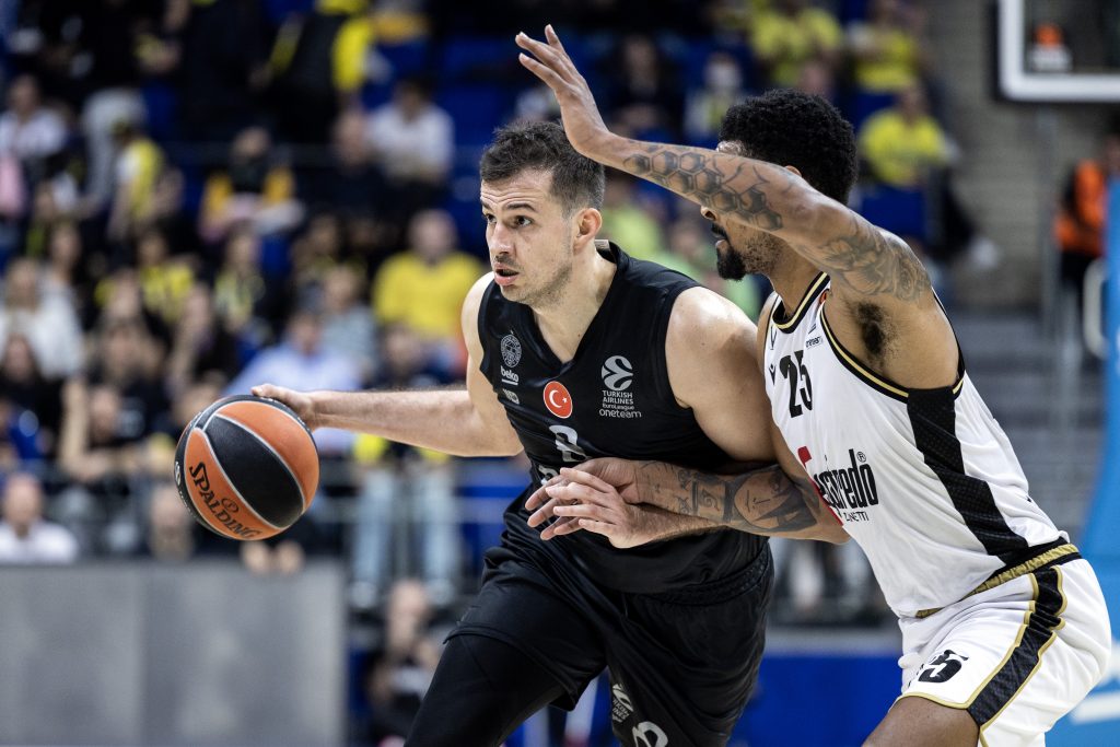 EVROLIGA Povratak Bjelice, dobio ovacije od navijača! Gudurić opet blistao, Fenerbahče izgleda ozbiljno (VIDEO)