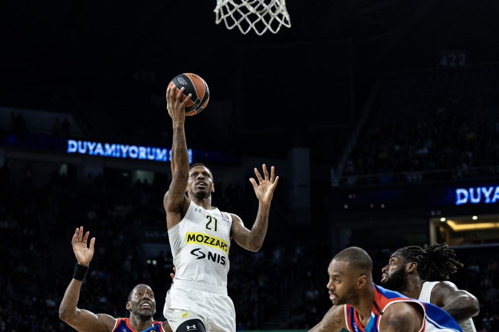 LUDILO U ISTANBULU Partizan gazi! Trojka Pantera, monstruozna blokada Smailagića, pa Nanelijev pogodak za tišinu u hali! (VIDEO)