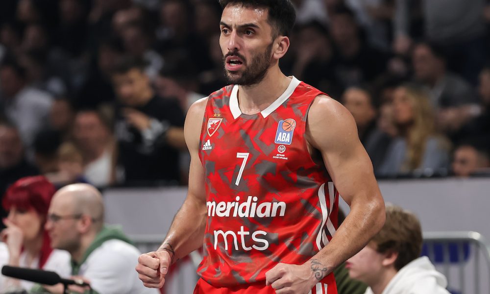 TROJKE KOJE BOLE Kampaco dva puta pogodio uz zvuk sirene za muk u Areni (VIDEO)