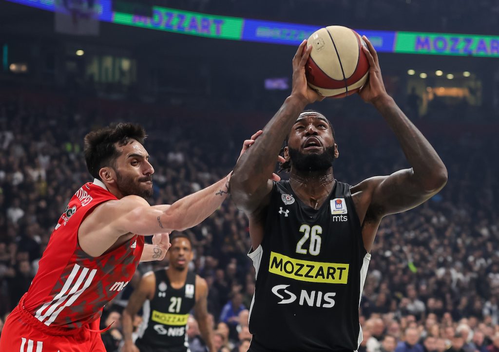 ANTOLOGIJSKI PREOKRET Partizan nadoknadio Zvezdinih plus 20 i pobedio za prvo mesto u ABA ligi! Neverovatan razvoj događaja u Areni (VIDEO)