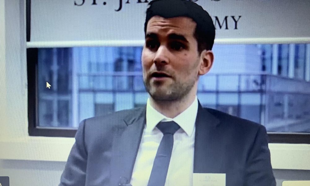 PAKLENA INICIJACIJA Bio sam primoran da simuliram seks pred zvezdama Mančester junajteda…