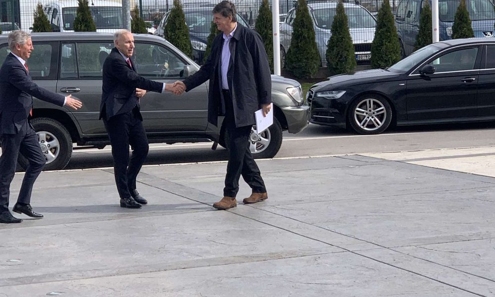 IZBORNA SKUPŠTINA FSS Džajić i Zečević stigli u isto vreme, Karadžić se obratio medijima (VIDEO)