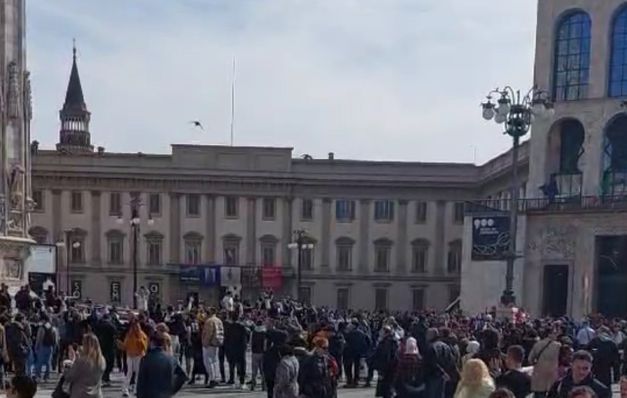 ZAGREVANJE „GROBARA“ I u Milanu se satima pre utakmice čuje pesma navijača Partizana (VIDEO)