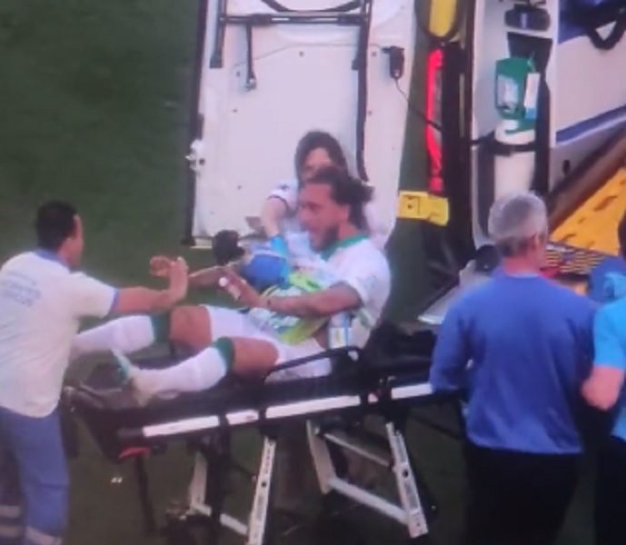 DRAMA U PORODICI SRPSKOG REPREZENTATIVCA Brat mu se srušio se na travu, šok na tribinama, najteže je Nemanji (VIDEO)