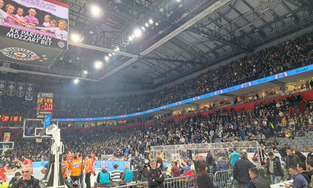 USKORO POČINJE DERBI Evo kako je „Arena“ dočekala igrače oba tima (VIDEO)