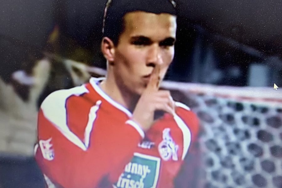 Podolski će uskoro da napuni 38, ali mu to ne smeta da postiže sjajne golove (VIDEO)