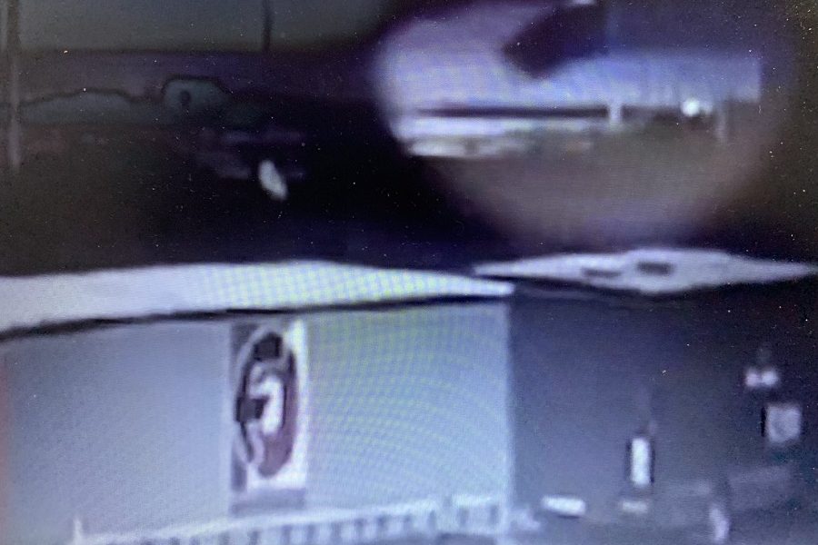 Automobil fudbalera belgijskog kluba bukvalno poleteo i udario u dvoranu (VIDEO)