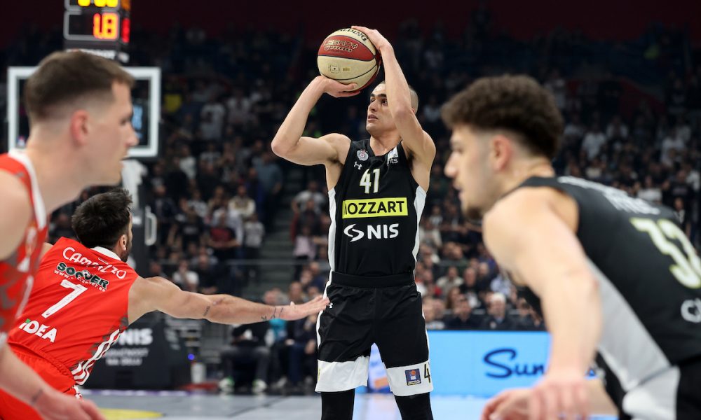 POGODIO NAJVAŽNIJI ŠUT Madar zadao Zvezdi težak udarac: Pričali smo na poluvremenu, svako je rekao šta je imao! (VIDEO)