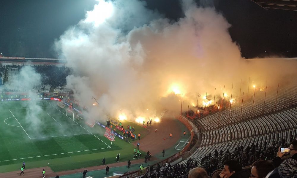 KAO ŠTO SMO NAJAVILI „Grobari“ svoj arsenal ispucali u drugom poluvremenu (VIDEO)