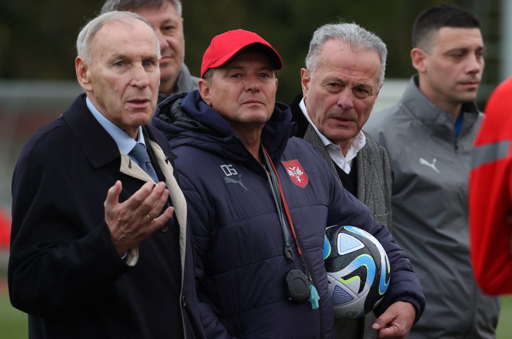 POČELE PRIPREME Prvi trening „orlova“, Džajić održao govor! Pogledajte kako je izgledao Piksijev „dril“ (FOTO)