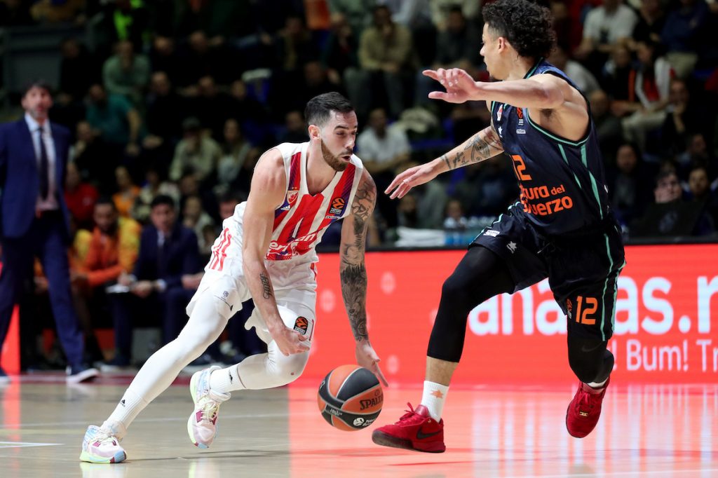 POLUVREME Zvezda razigrana i poletna! Ivanović iskoristio sve igrače osim jednog