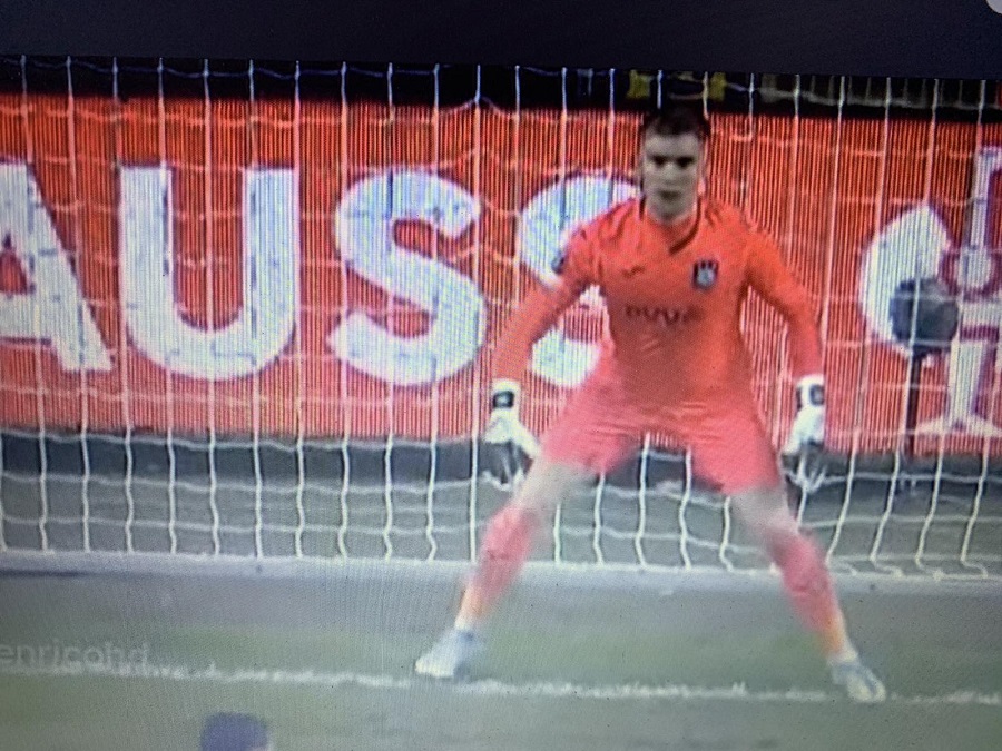 ANDERLEHT Da li je Holanđanin golman za Bajern na duži period… Žele ga i Englezi