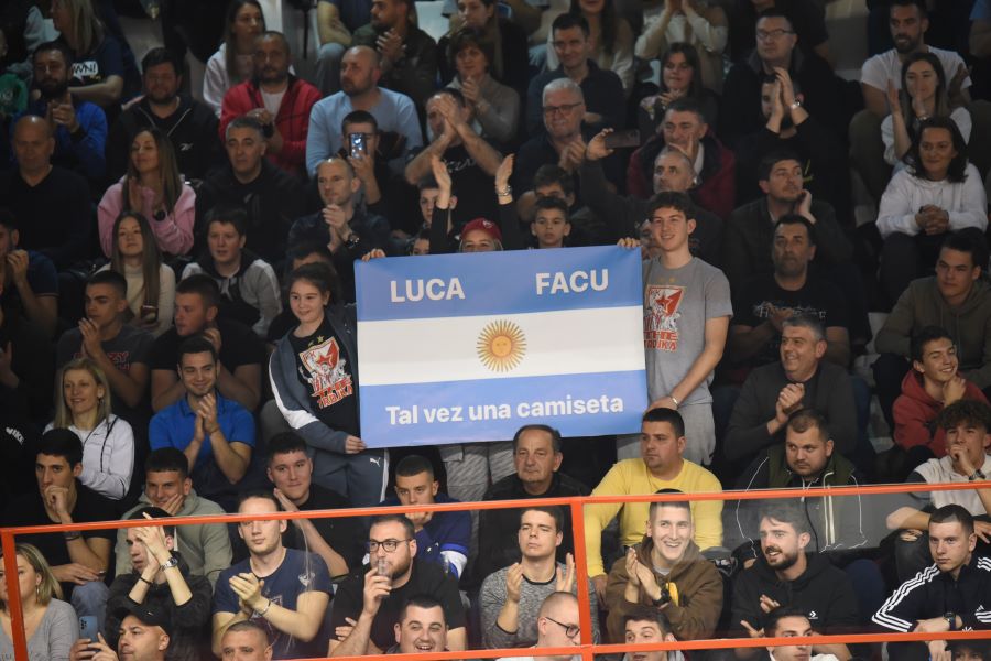 ČAČAK ILI BUENOS AIRES? Odjeknula pesma navijača Boke juniors na utakmici Borac – Zvezda (VIDEO)