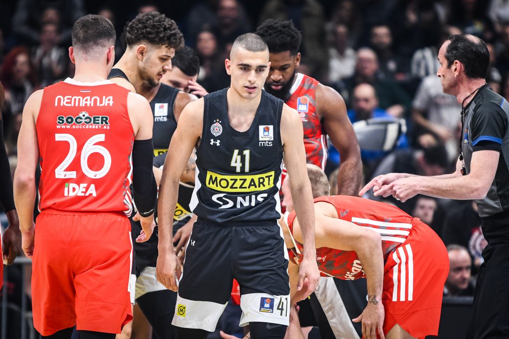 TRKA UDVOJE Partizan ima pobedu više od Zvezde i „minu“ do plej-ofa ABA lige! Ni „večitom“ rivalu nije lako