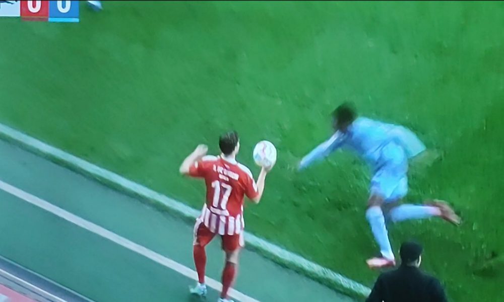 ŽUTI KARTON ZA BUSEN Pad fudbalera Bohuma za emisiju „Nasmešite se, molim“ (VIDEO)