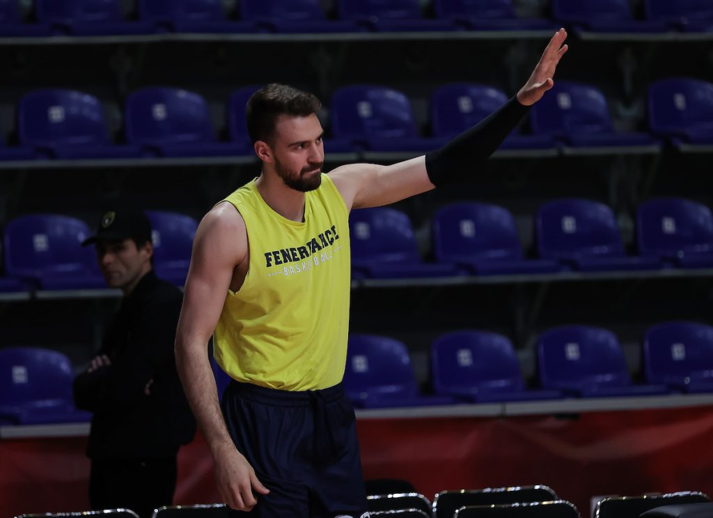 NE KRIJE LJUBAV PREMA ZVEZDI Gudurić otkrio kako bi reagovao da je pogodio šut za pobedu! Evo šta je rekao… (VIDEO)