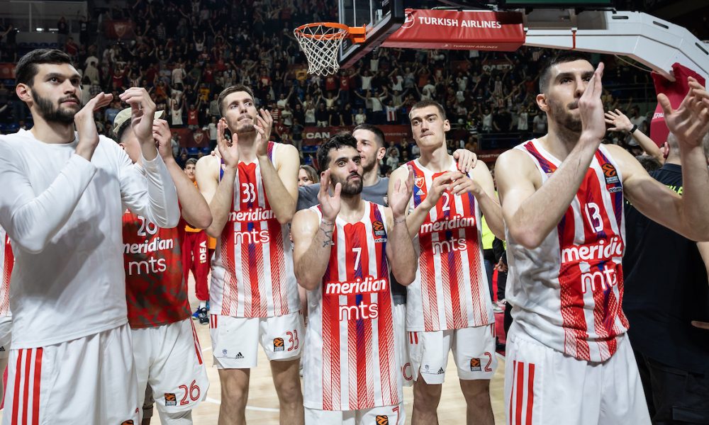 IGRAČI I NAVIJAČI Pogledajte slavlje crveno-belih posle pobede u poslednjem kolu Evrolige (VIDEO)