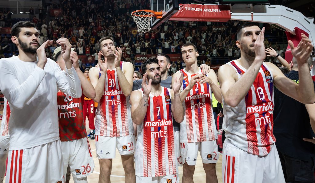 IGRAČI I NAVIJAČI Pogledajte slavlje crveno-belih posle pobede u poslednjem kolu Evrolige (VIDEO)