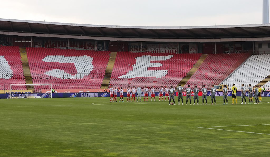 PORUKA FIFA „Delije“ zbog kazne imale transparent na istočnoj tribini! (FOTO)