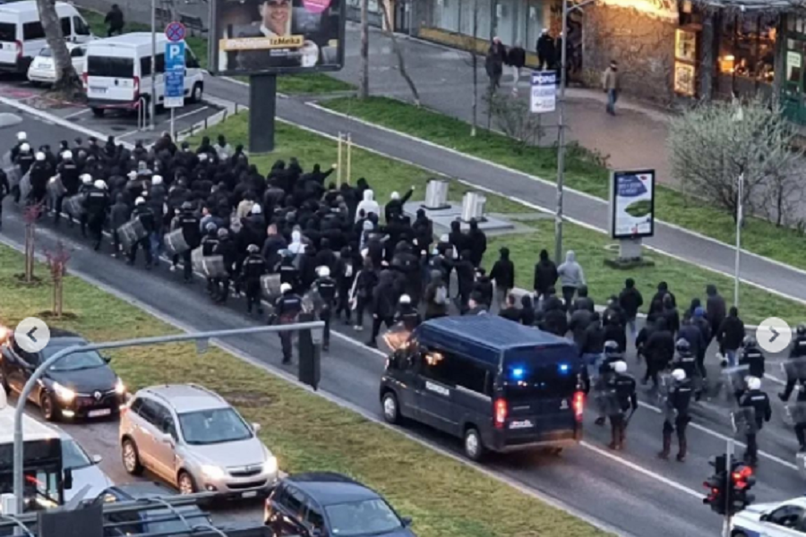 POJAVIO SE SNIMAK Tuča stolicama u centru Novog Sada, a onda bežanija kada je naletela Žandarmerija (VIDEO)