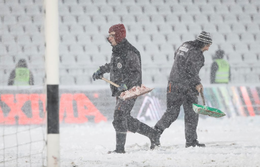 SRBIJA SE ZABELELA U APRILU Da li će da se igra fudbal?